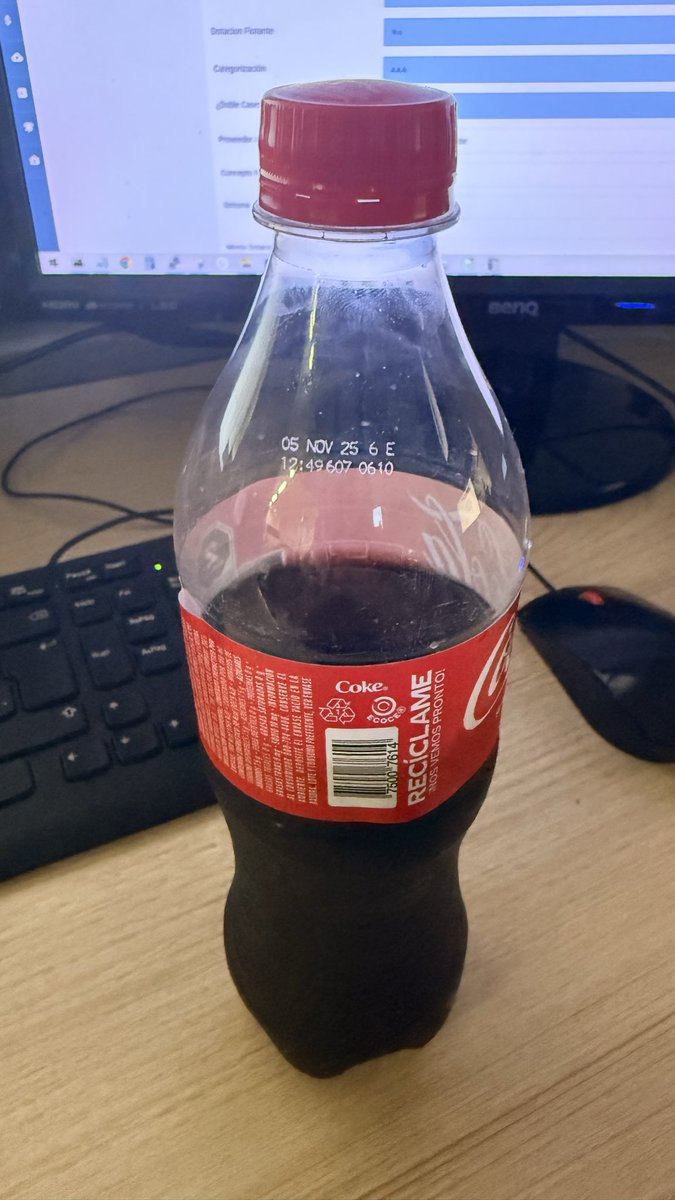 FerRuvalcabaa's tweet photo. @CocaColaMx tu que eres el experto, me la sigo tomado o no? 🫢 https://t.co/FYUi1de2pY