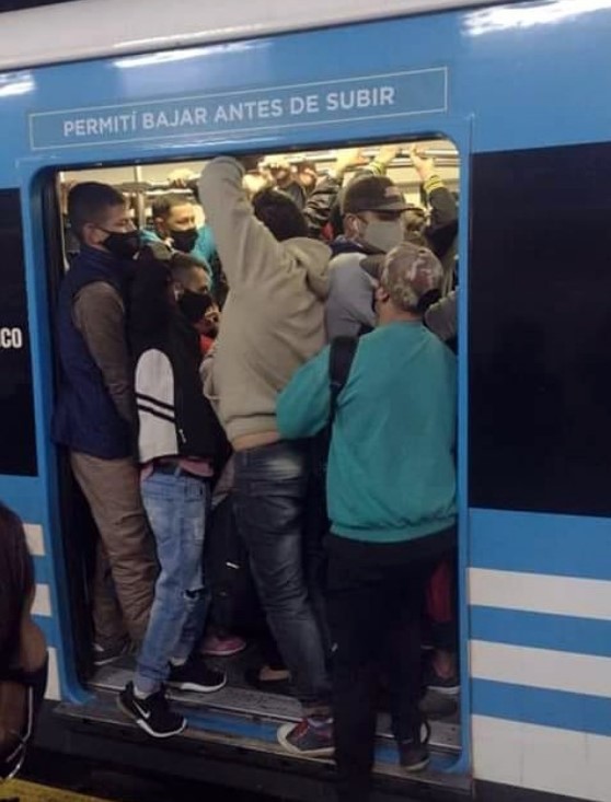 abro el horno.

las ollas: