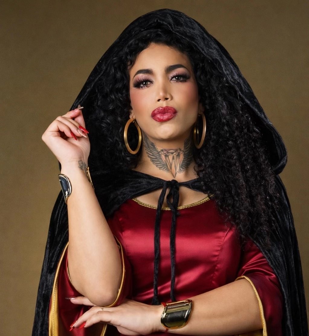 GrossELLA tweet media