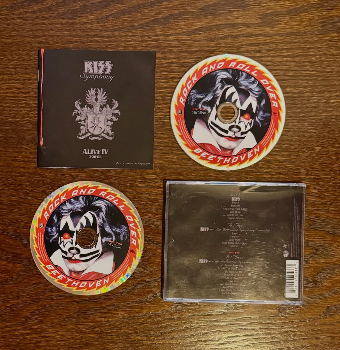 franzoian's tweet photo. Another one for the collection!
CD💿💿
Kiss
Kiss Symphony: Alive IV
#kiss
#kisssymphony
#cdcollector
#cdcollections
#cdcollectors
#cdcommunity
#cdcollecting
#cdaddict
#compactdisccollector
#cdporn
#cdjunkie
#cdlover
#instacd
#compactdisc
#mycdcollection
#compactdisccollector
#cd https://t.co/9dsg92a9Tg