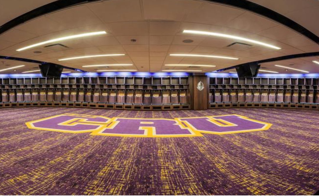 Jstubbs04's tweet image. I Had an amazing visit with @Coach_Brace and  @Coach_TrippM today! I am Truly blessed and thankful for the opportunity to play NCAA Division III football at UMHB!
A special thanks to @Coach_LHarmon  and the entire staff!