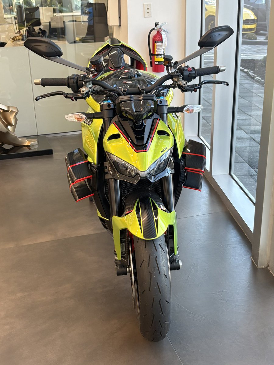 WolfLessTheRex's tweet image. Got to see a Ducati street fighter Lamborghini STO edition at Prestige absolutely beautiful of a bike! I want it