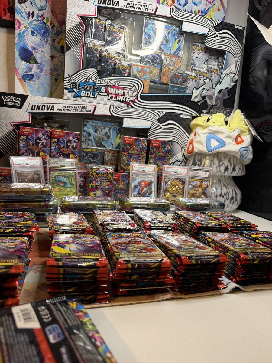 Tune in this weekend for a huge stream,

We will have Pokemon on Saturday and the brand new Optic football 

whatnot.com/s/lh4hSfS8

Free giveaways all stream!

#Pokemon #whatnot