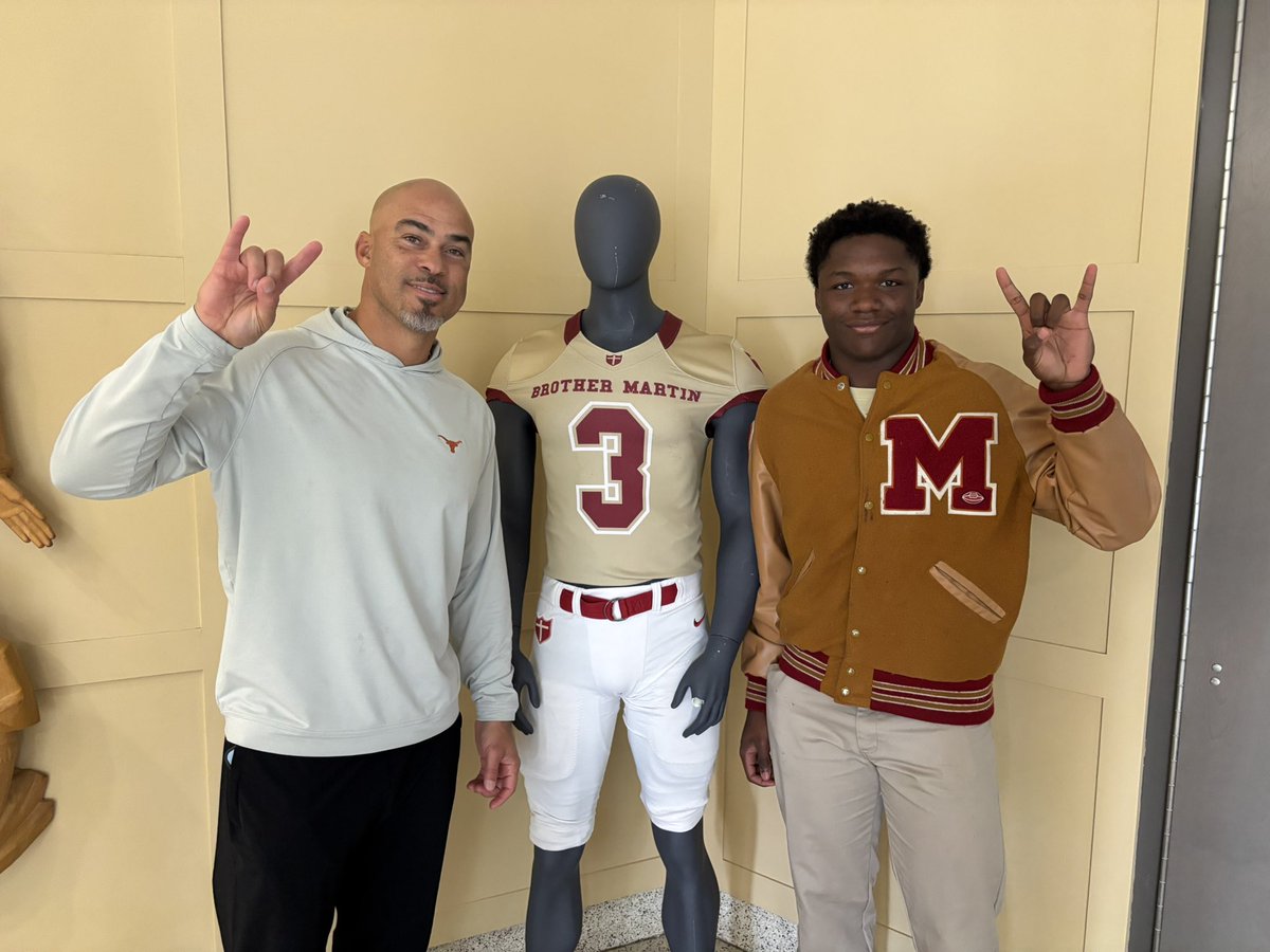 easton_3k's tweet photo. Always great talks with
 @ciege81 
#Committed 
#Hookem 
@samspiegs 
@samspiegs https://t.co/7OkLPANoyw