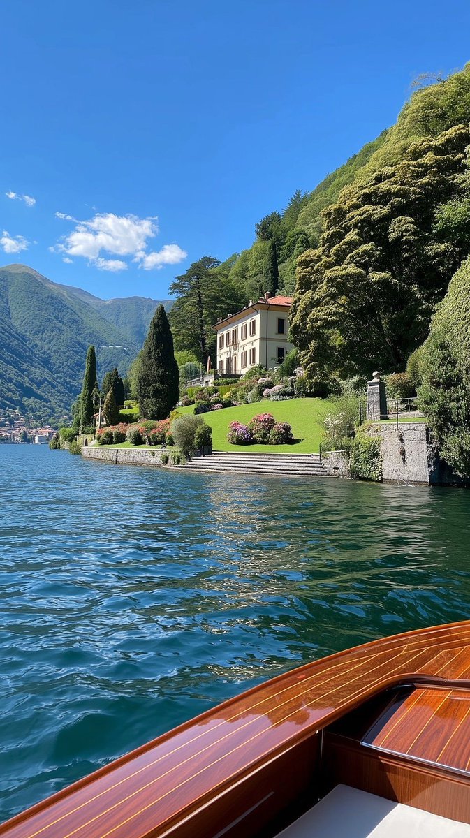 purelivn's tweet image. Lake Como 💙