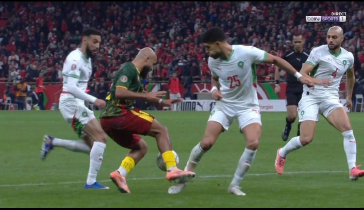 Ça reste pas ça glisse, il y a pas faute 
#MarocCameroun