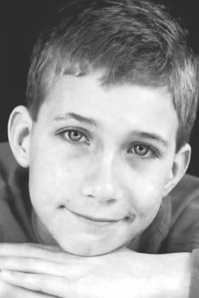 Este es el niño que sació la sed de medio millón de africanos. Se llama Ryan y nació en Canadá en mayo de 1991.

Cuando era pequeño, con apenas seis años, su maestra les contó a la clase cómo viven los niños en África. Profundamente conmovido al saber que algunos incluso mueren