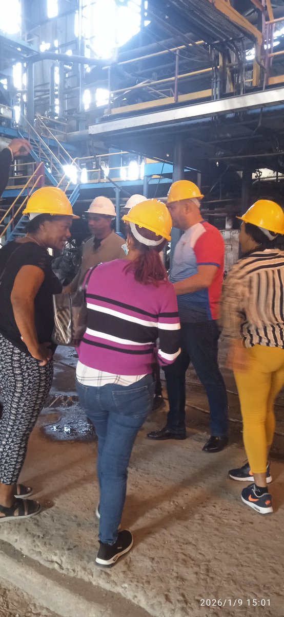 Junto a <a href="/Colina_CTCuba/">Miguel Colina</a>  presidente de la Comisión Organizadora del #22Congreso de la <a href="/Cuba_CTC/">Central de Trabajadores de Cuba</a> recorrimos la EAI Azucarera Ciudad Caracas del municipio Lajas en 
#CienfuegosXMásVictorias que ya inició la molida.Apreciamos entrega y compromiso para la contienda en el colectivo.