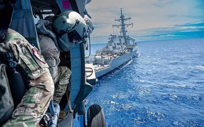 Ещё один сухогруз.💪🇺🇲

Спецназ США перехватил в Индийском океане судно перевозившее оборудование для твердотопливных баллистических ракет Ирана.
Судно следовало из Китая в Иран.