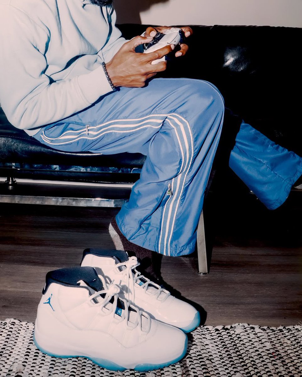 Ad: Size 7 only
Air Jordan 11 Retro ‘Legend Blue’
=> tinyurl.com/2rnmn59f