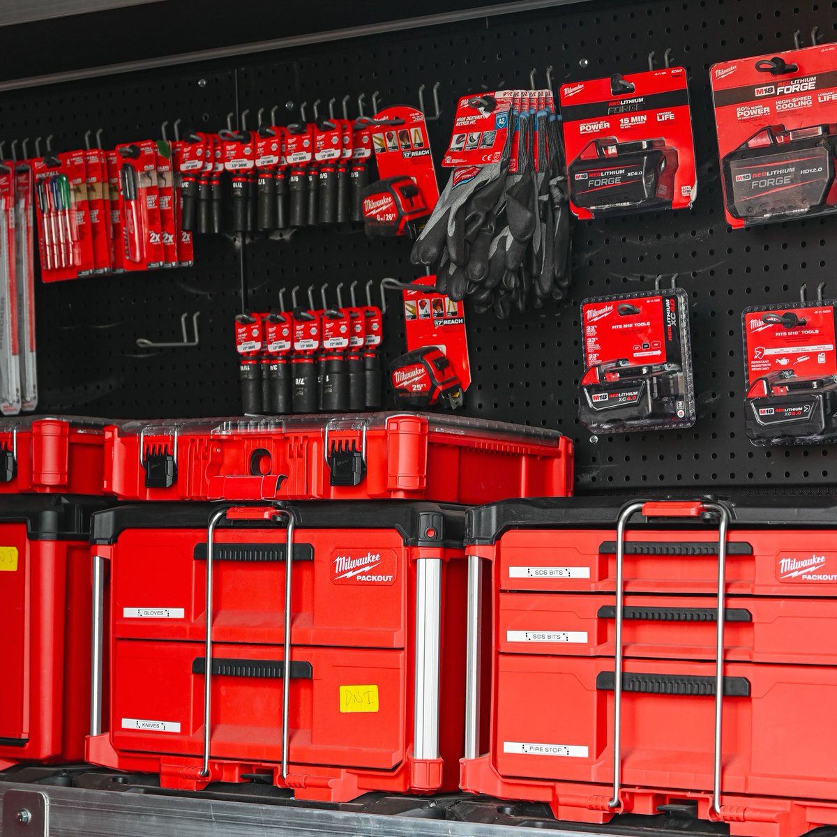 SleggBuilding's tweet photo. Our Rolling RedZones are always fully stocked and ready to roll! We bring the goods to your jobsite so you can get the tools, accessories, and expert advice you need, when you need them. 🏗️🛠️

Book a Rolling RedZone visit today!
Curtis - 778-676-0180
Albert - 250-252-9352 https://t.co/uu3f1euauN