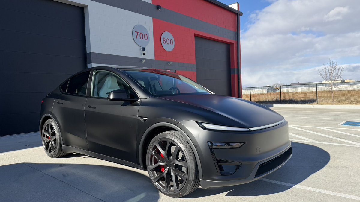 Drive_Protected's tweet image. 😮‍💨 Brandon’s Model Y Performance looks 🔥🔥🔥 under our Defense+ Matte PPF!