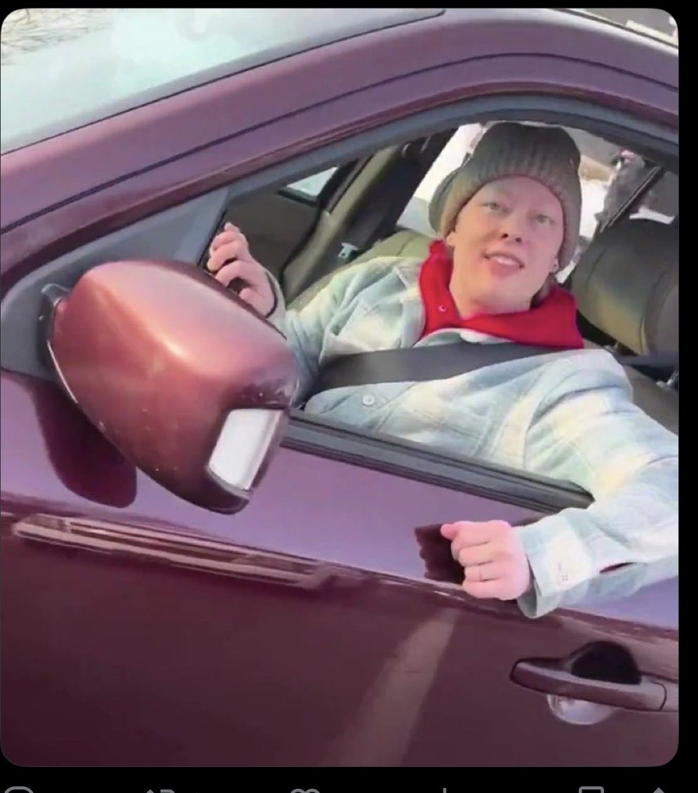 ManCrabby51667's tweet photo. @SaltyCracker9 @drawandstrike I didn’t realize that “smug dismissal of authority“ equated to “she panicked“. https://t.co/BZwSjNMSCM