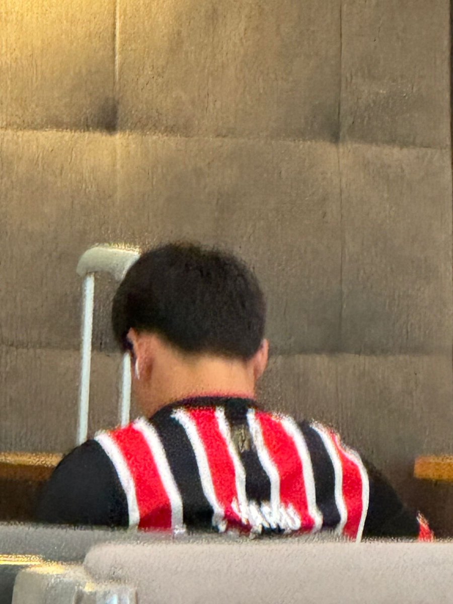 _gabimartins's tweet image. Meu namorado me falou que tava no aeroporto de GRU e viu um japonês com a camisa do SPFC, perguntou se ele era daqui. Ele disse que era de Yokohama e que aos 5 anos de idade se apaixonou pelo SPFC. Lá em 2005.

Os dirigentes de hoje não tem a menor ideia do tamanho desse clube