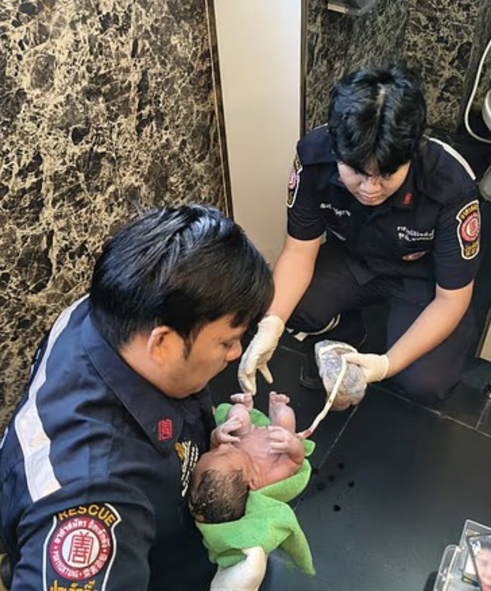 LiveAction's tweet image. Horrific.

A newborn baby girl in Thailand was discovered in a toilet tank.

A cleaner found her crying.

Her hands were wrinkled from being in the water for hours.

It is a miracle she survived.

We must continue to uphold the dignity of babies

No child deserves to be treated…