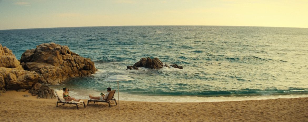 friendtolovers's tweet photo. rom com of the century just dropped by the way #PeopleWeMeetOnVacation https://t.co/fol409aSc0