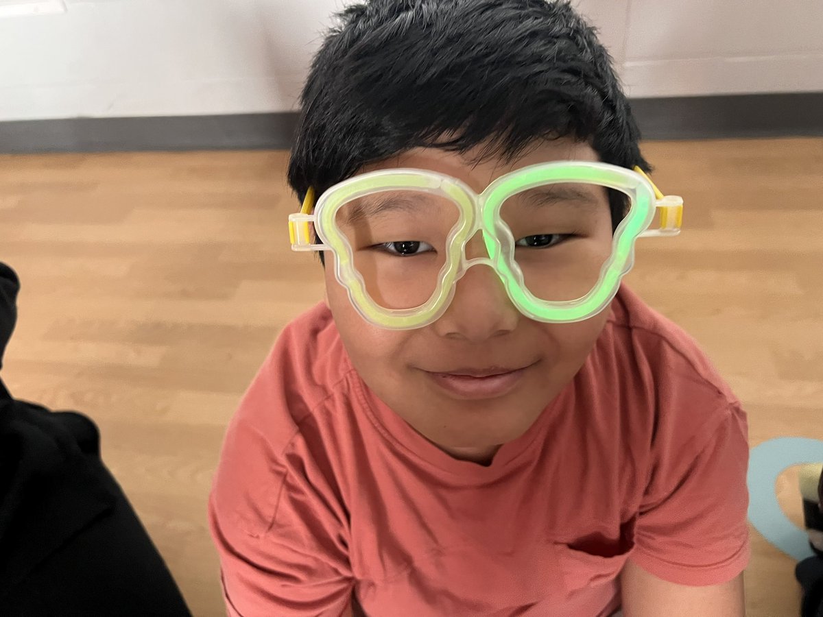 fcsdcentral's tweet image. Central students celebrated their good behavior for 2nd quarter with a glow party! At Central we Respect Self, Respect Others, and Respect the Environment!