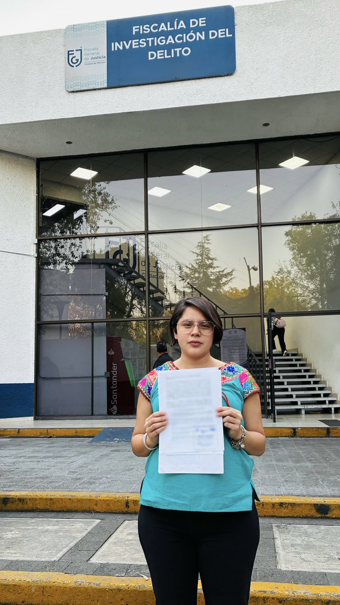 CamachoCirce's tweet photo. Desde que inicié mi carrera política me dijeron que no sería fácil. Que por ser mujer habría amenazas, ataques y silencios impuestos.

Hoy como alcaldesa, como madre, por mi hija, por el bebé que viene y por miles de mujeres xochimilcas, decidí no callar y actuar conforme a la ley.

Por ello presenté una denuncia por extorsión y amenazas ante la Fiscalía General de Justicia de la Ciudad de México. Denunciar también es proteger la vida, reivindicar los derechos de las mujeres y abrir camino.

No gobierna el miedo. ¡Gobernamos las mujeres con dignidad y valentía!