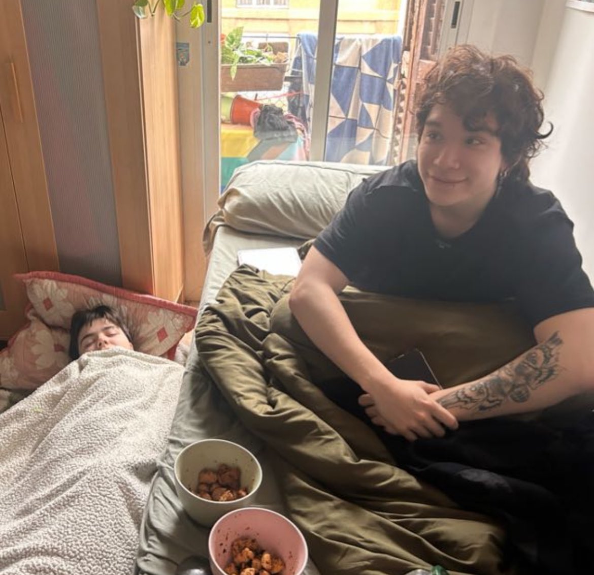 m🏳️🌈 (floreta’s fan account💘) tweet media