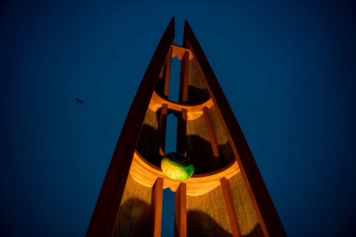 lumascape1's tweet image. Waka Moana is a major public art installation by local artist Graham Tipene. Lumascape 𝗘𝗿𝗱𝗲𝗻 𝗘𝟰 𝗶𝗻-𝗴𝗿𝗼𝘂𝗻𝗱 𝗹𝘂𝗺𝗶𝗻𝗮𝗶𝗿𝗲𝘀 with a narrow horizontal 𝟭𝟬° × 𝟰𝟬° 𝗯𝗲𝗮𝗺 were selected for this beautiful project.

#Lumascape #LEDLighting #WakaMoana #PublicArt