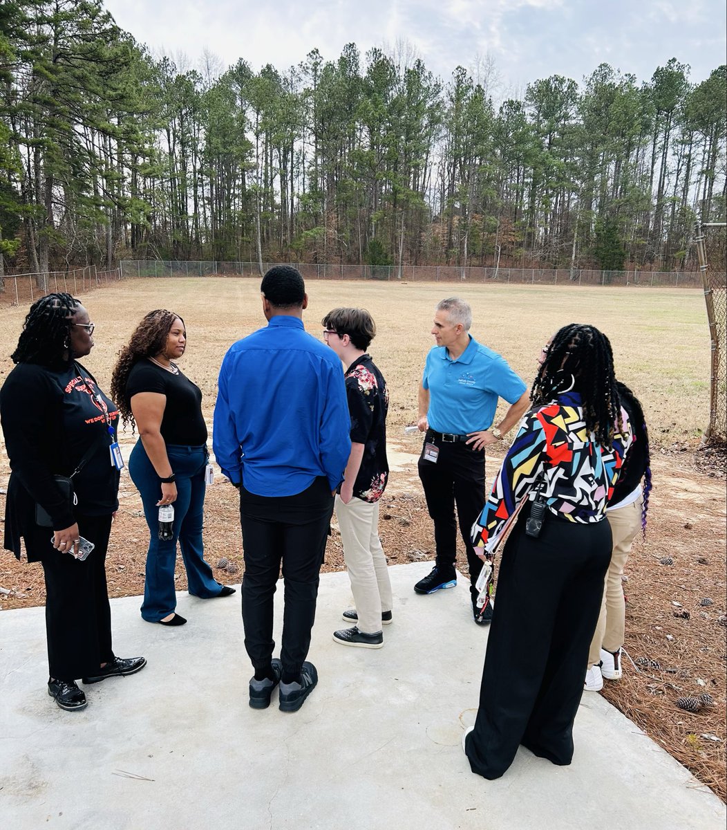 DrNormanCSauce3's tweet photo. I met the next generation of leaders today at Eagle Woods Academy. The Student Government Council educated me on the student bills they’ve recently passed &amp; implemented, the current successes &amp; needs of the school &amp; a heartwarming tour of the facilities. Thank you! @DeKalbSchools https://t.co/bcnOGRMpFE