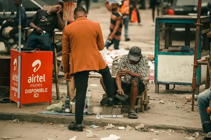 ReddyMoise's tweet photo. 🇨🇩Jeunesse congolaise
Vous n’êtes pas le problème, vous êtes la solution.
Sans encadrement ni opportunités, on fabrique le chaos.
Avec responsabilité et conscience, on bâtit la RDC.
L’avenir du pays commence maintenant.
#JeunesseCongolaise #RDC #Congo #AvenirDuPays #Patriotisme https://t.co/y1xF1i3bT1