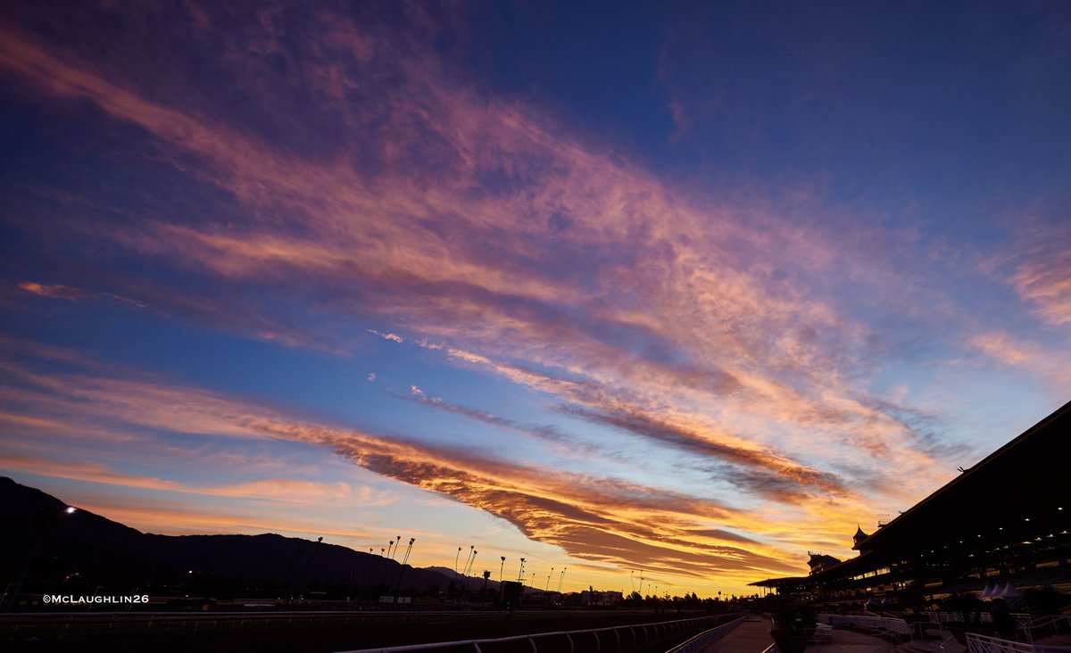 kimo16's tweet image. Nice sunrise this morning @santaanitapark