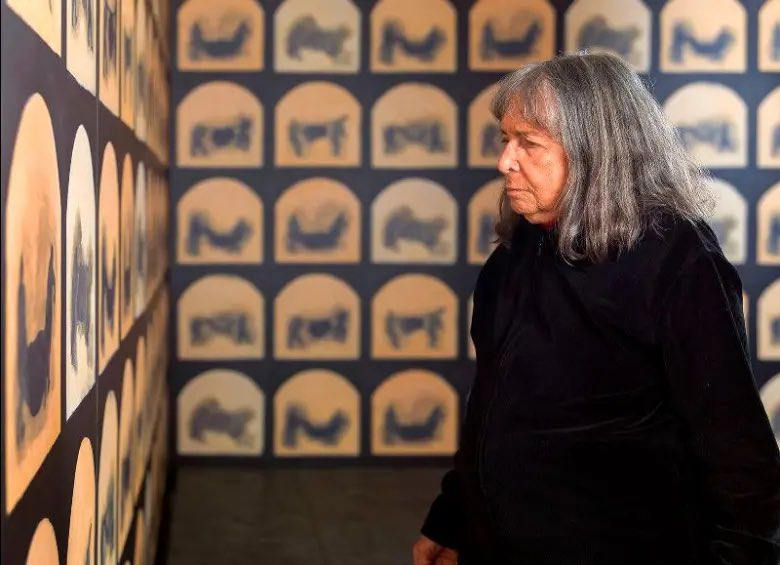 jdcorreau's tweet photo. Beatriz González fue una pionera que abrió el camino para la imaginación y el arte político de gran potencia en el país y el mundo. Su legado es invaluable para Colombia y su memoria. A sus amigos, y a sus miles de admiradores, una especial condolencia. Gracias siempre maestra. https://t.co/pApCnBaR7d