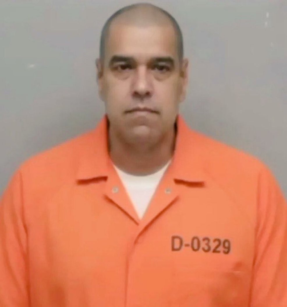 🇻🇪🇺🇸 | MADURO ENCARCELADO: El dictador Nicolás Maduro Moro se encuentra en el centro Detención Metropolitano de Brooklyn. 
Allí comparte celda junto a Emiliano “Palito” Milán y Ricardo Caruso Lombardi dos de los criminales más peligrosos del continente