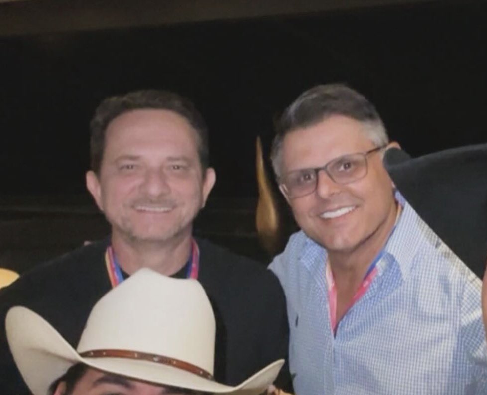 kesswn's tweet image. Ela veio, a fotinha do minha dupla suprema, meu bem e cavalão.