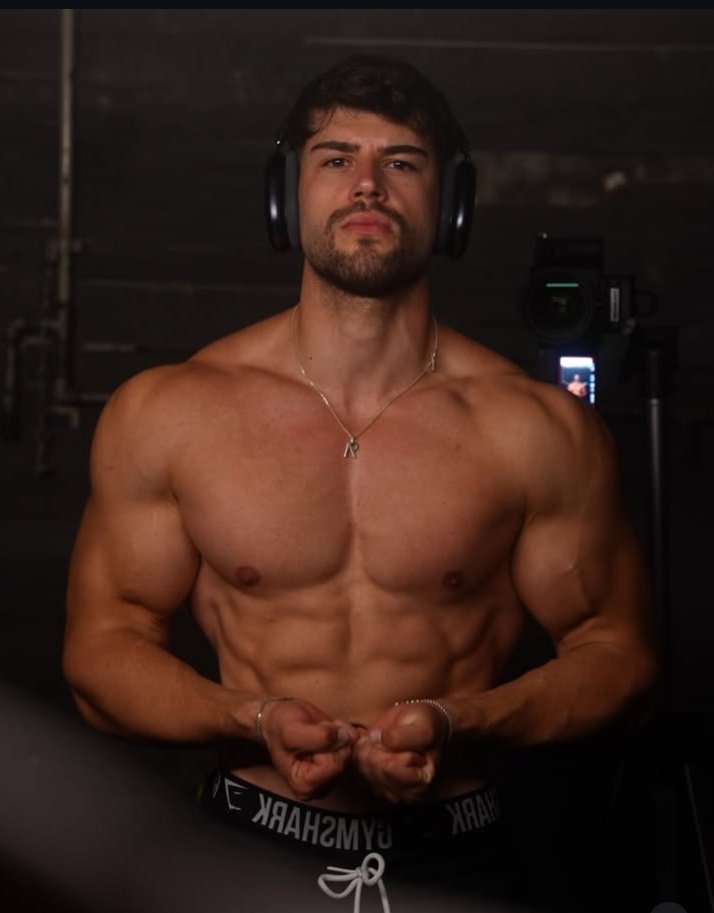 MasterJoshua41's tweet photo. you love what you see a white superior alpha standing above you taking his  cash doing customs and calls tribute then get to the dms https://t.co/OAU0U24DGU