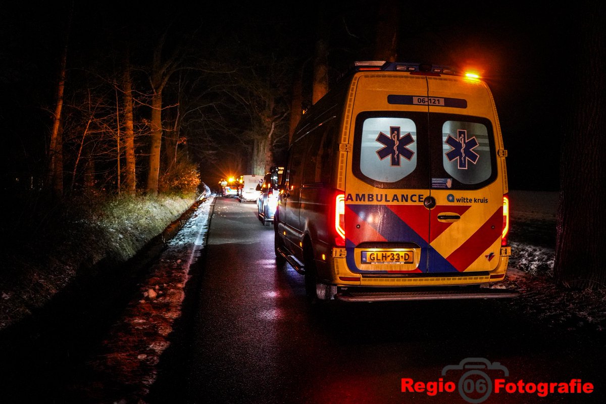 Bestuurder gewond na eenzijdig ongeval op Het Woldhuis