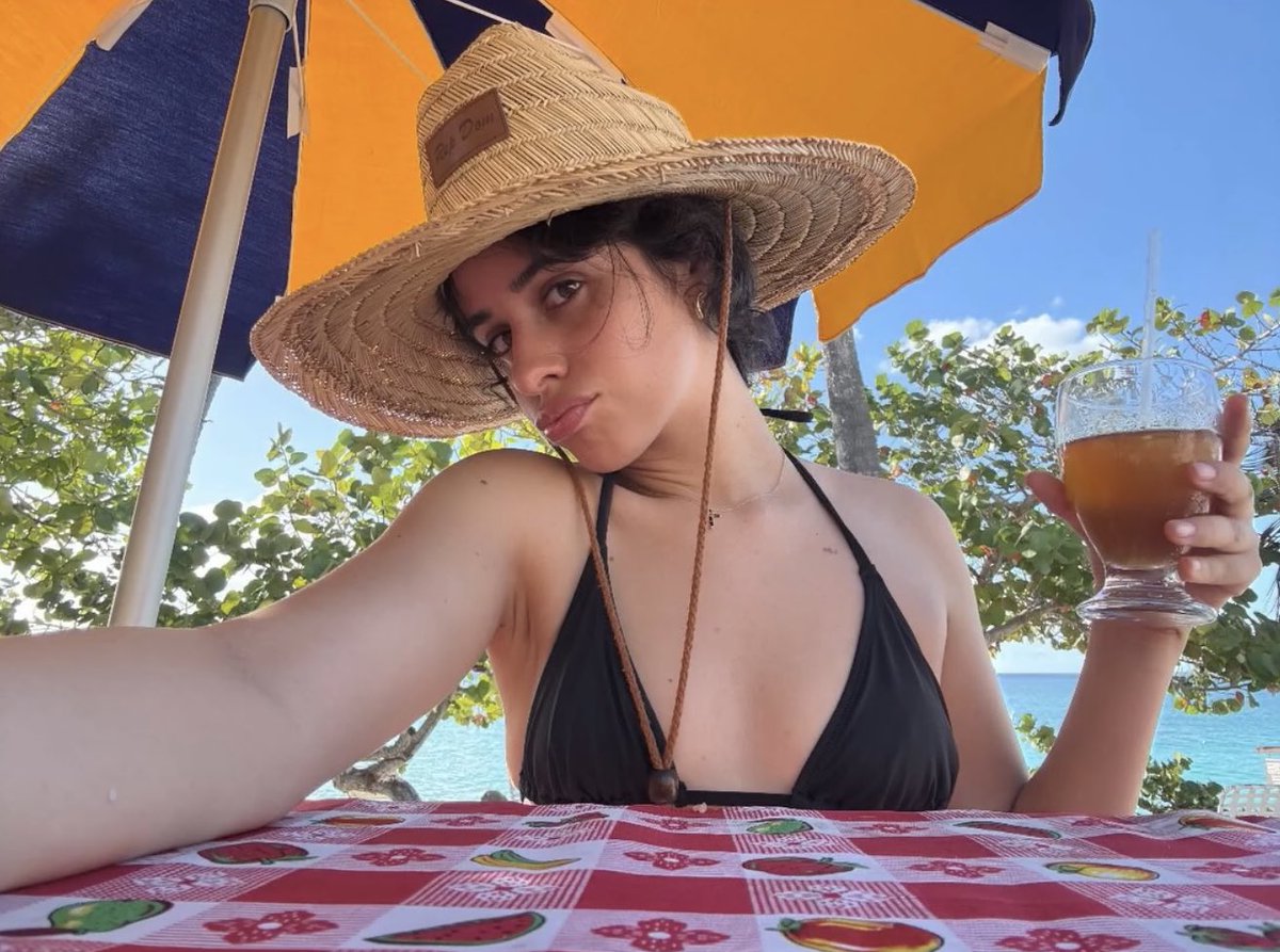 bippitycabello's tweet image. Camila Cabello via Instagram stories:

“see you soon los quiero mucho” OMG CC5 IS COMING