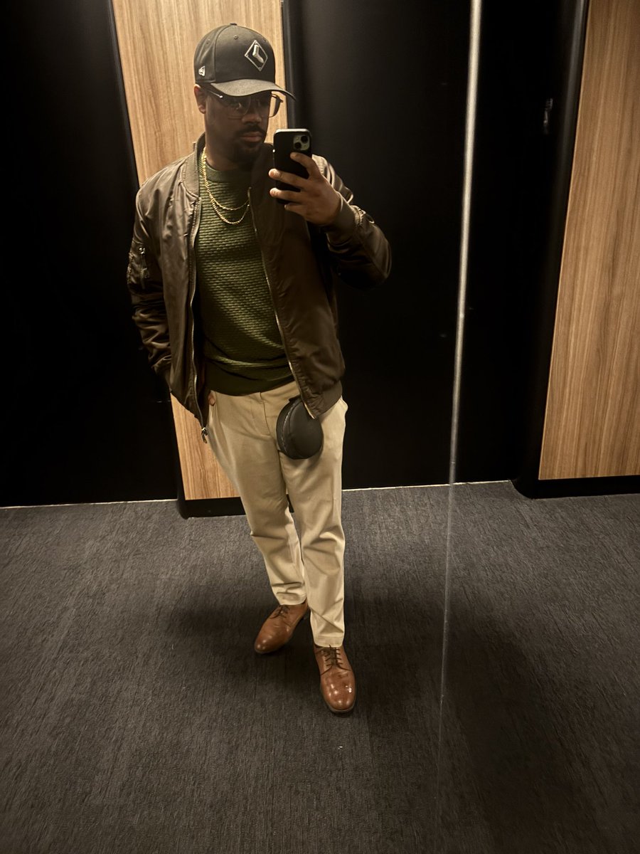 YoungLive's tweet photo. An old guy headed to work (yesterday) https://t.co/9IerbbNyCy