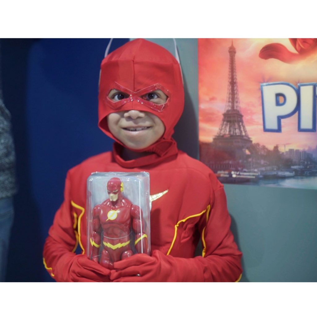 AmorInfinitoF's tweet photo. Moisés, soñaba con conocer a Flash, ser  Flash y ver una película… 
Fue una experiencia mágica. 
Gracias @CinepolisM_X #FundaciónCinépolis #colorslandshowsinfantiles #disfracesYFiestasLulaPeluza
 Y a cada persona que nos dió su #Amorinfinito https://t.co/peP2MKHbIO