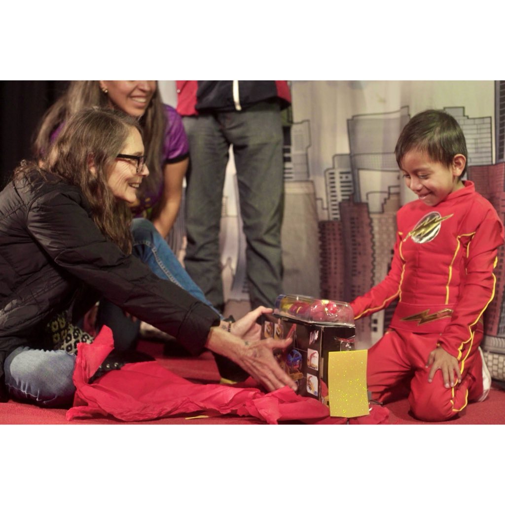 AmorInfinitoF's tweet photo. Moisés, soñaba con conocer a Flash, ser  Flash y ver una película… 
Fue una experiencia mágica. 
Gracias @CinepolisM_X #FundaciónCinépolis #colorslandshowsinfantiles #disfracesYFiestasLulaPeluza
 Y a cada persona que nos dió su #Amorinfinito https://t.co/peP2MKHbIO