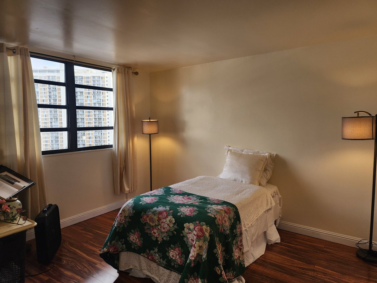 Join me this Sun., Jan. 11, 2026, from 2:00 pm to 5:00 pm for our open house at 750 Kaheka St No. 1405, Honolulu, HI 96814, priced at $500K.

My assistant Mihye Cortese is assisting the showing of the property and can be reached at mihye@hawaii.rr.com and 808-398-7745.

#realty