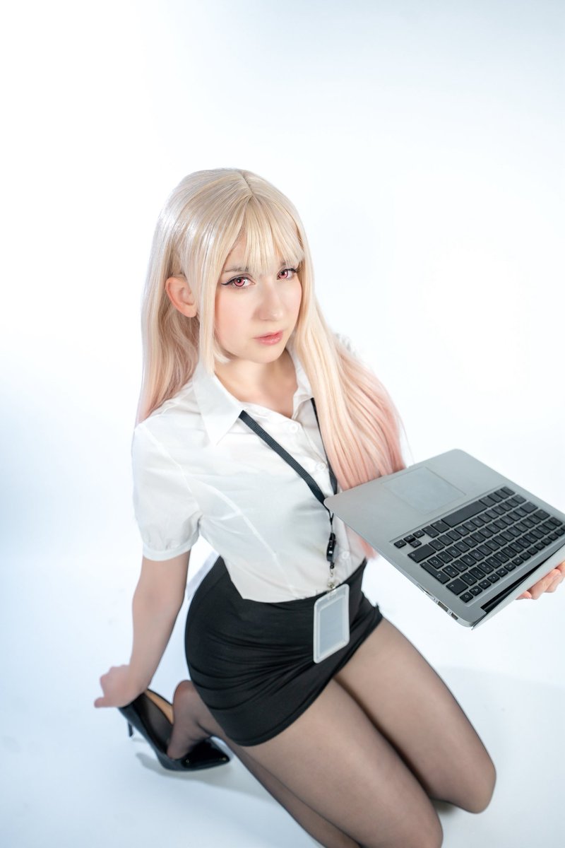 imshoshi_cos's tweet photo. Anything more you need, boss? 

#pantyhose #marinkitawaga #cosplay https://t.co/p9hNc1CyWB
