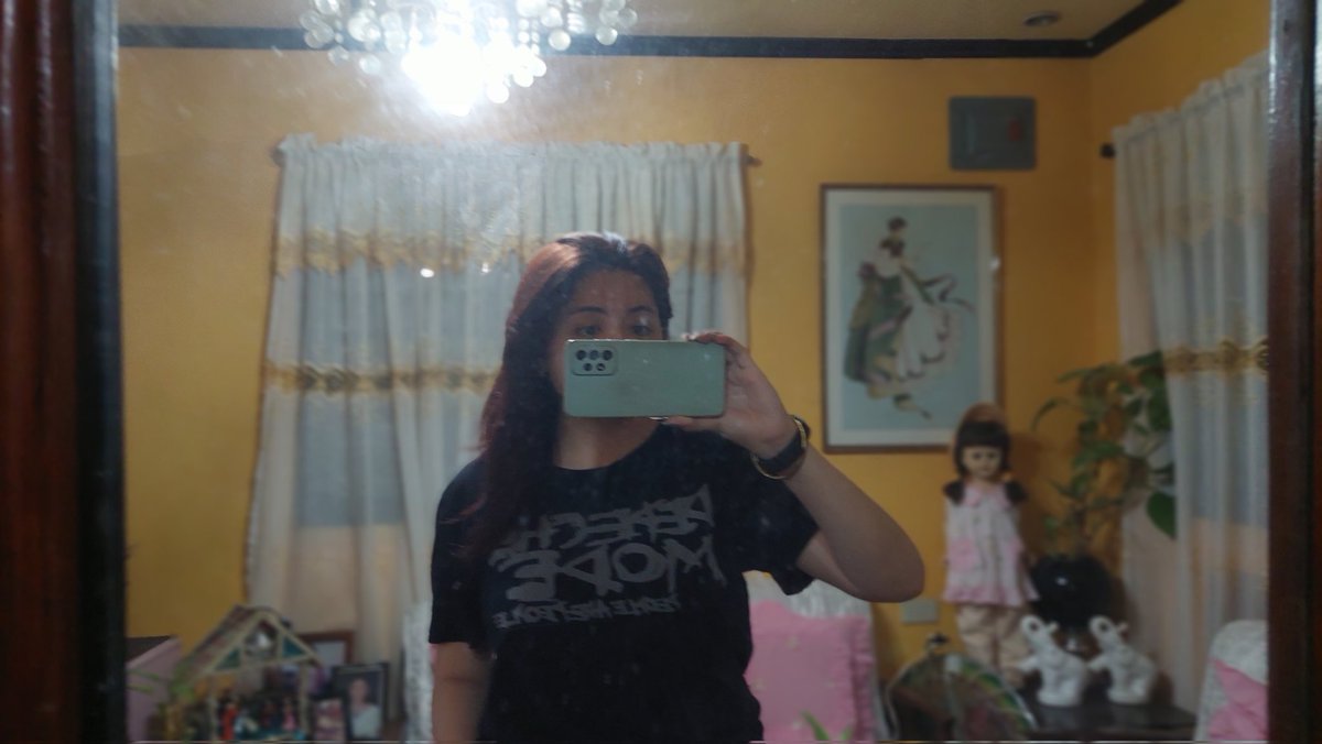 bulbous salutation tweet media