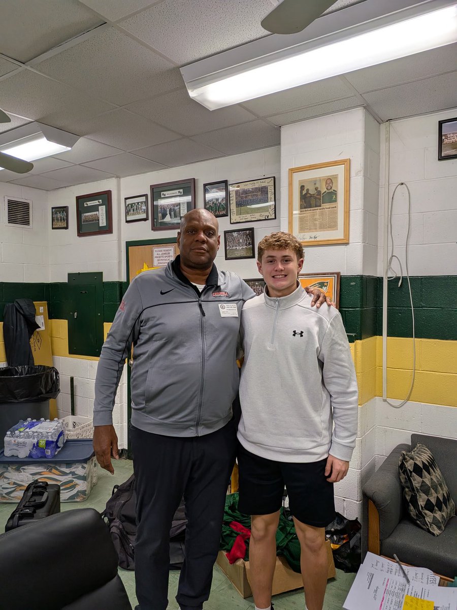 HudsonPhilbrick's tweet image. Thank you @coach_dees for coming down to Ward Melville to talk about Cornell with me. I had a great time learning about their program and their school!
@WardMelvilleFB 
@BigRed_Football