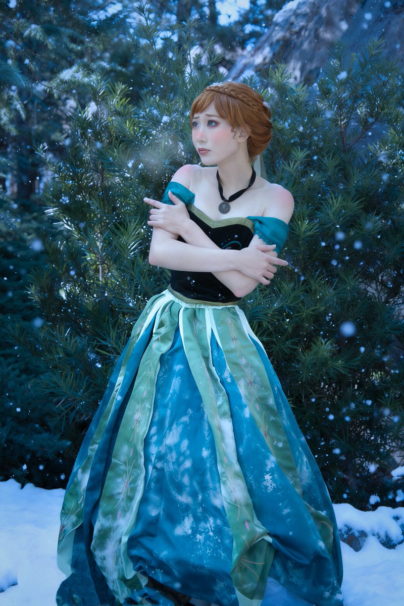 nenko_93's tweet image. 凍っちゃう…
北の山でなにが？魔法みたいな事…？

photo @axiz_Rock_619