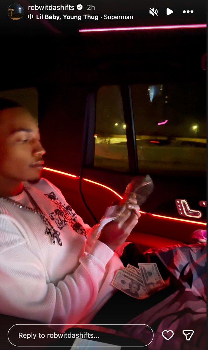 4PFiShaq's tweet image. my 1st round draft pick flashing $246 on Instagram 💔🕊️