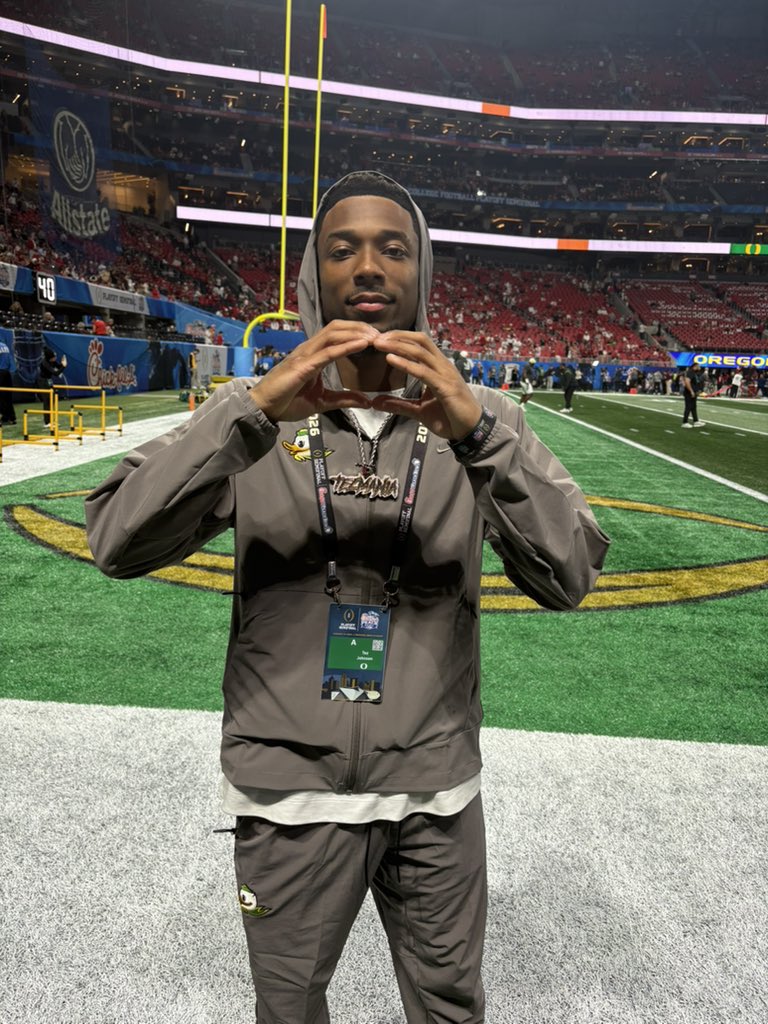 zacharycneel's tweet photo. Tez Johnson in the house. https://t.co/CPm4aw7xOq