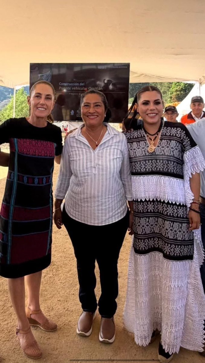 Pinche gata…. 

¿A cuál de las tres me refiero?