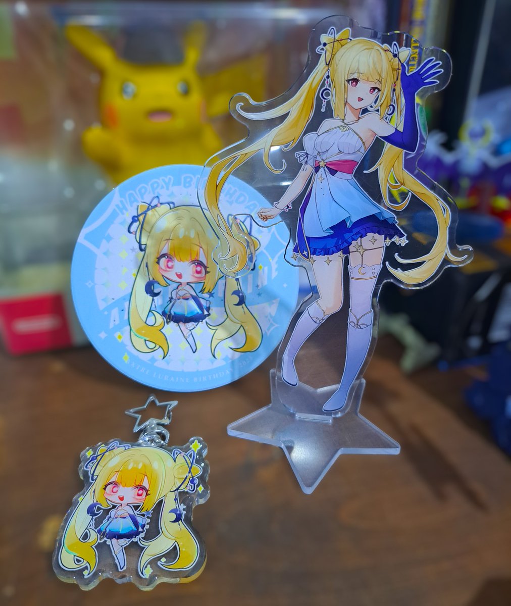 ChrisChPlatus's tweet photo. Some of the photos I took of the merch. Axtre was the prettiest star for Christmas🌟
#AxtreLuraine https://t.co/qFuOqUJQsO