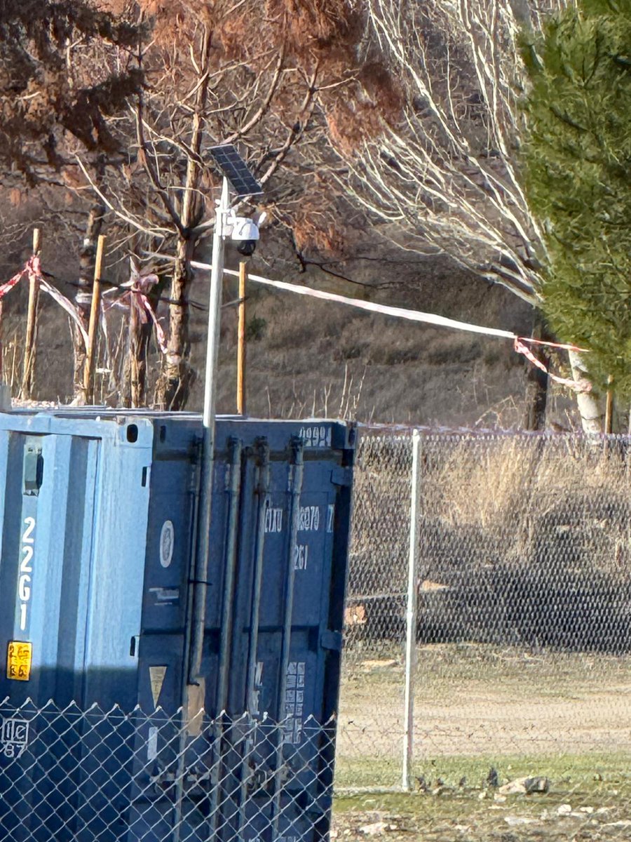 nomegacanton's tweet image. Nosotros denunciamos la falta de interlocución por parte de @AlmeidaPP_ con los vecinos de #Montecarmelo para resolver el conflicto del #megacantón. Ha obviado más de 14.000 firmas. Lo que sí ha hecho es ponernos cámaras...