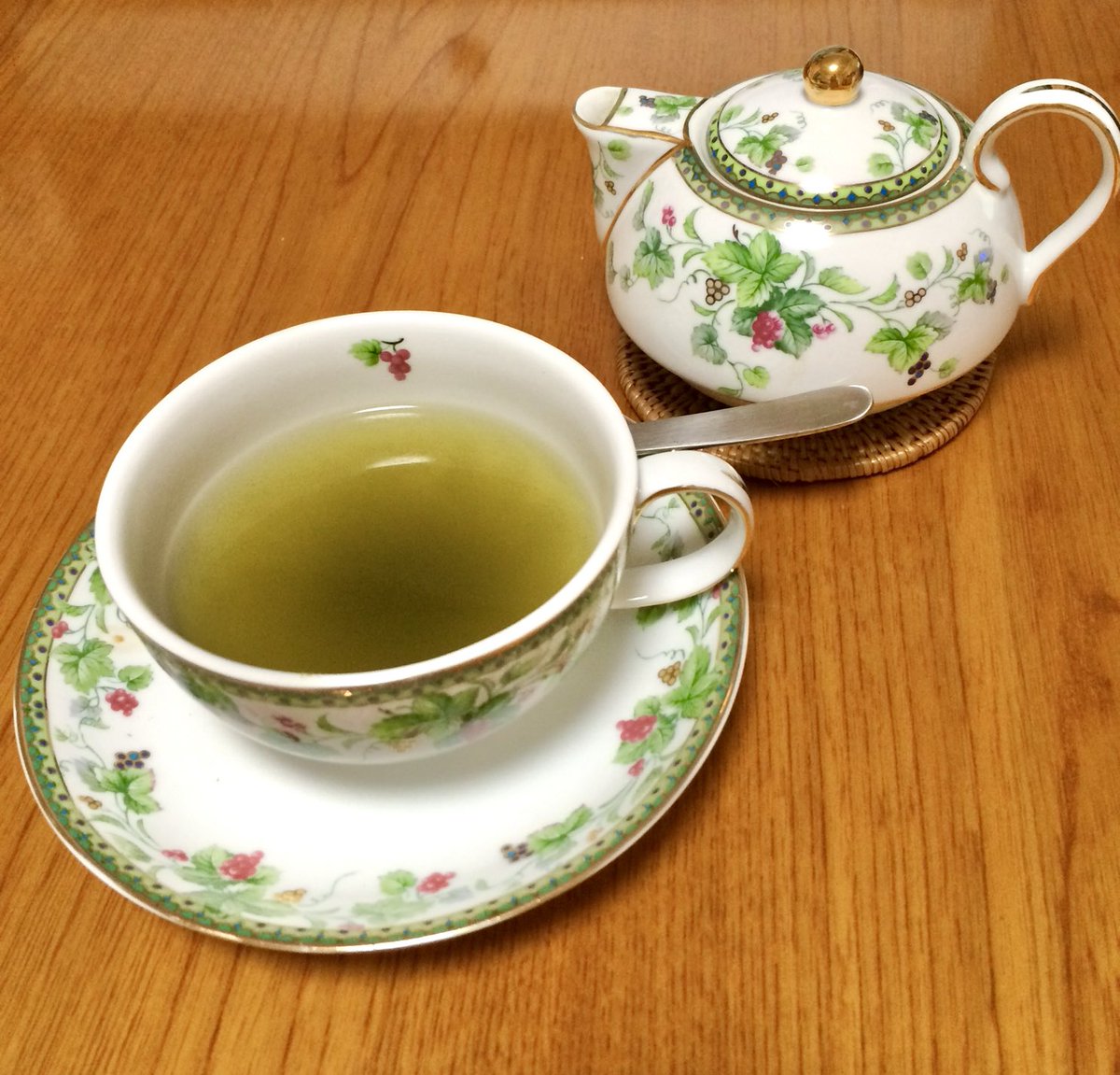 gibbous_leo's tweet image. おはようございます
今朝も快晴☀️

板の間である台所にはスリッパなしでは立っていられないほどの冷え込みです
床板が氷みたい🥶
家と暖房があるありがたさを噛み締めてます

寒い中ではありますがどうぞ楽しい週末を
今日も1日どうぞお元気で

#カメラロール #TeaForOne