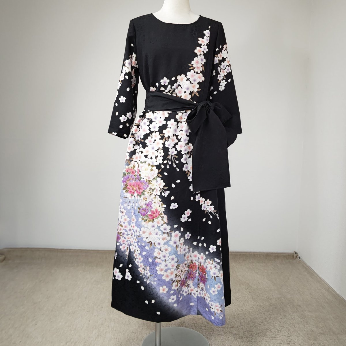 振袖ドレ、7分袖、桜柄黒 ミンネ出品 メルカリ出品 #zunezune #着物