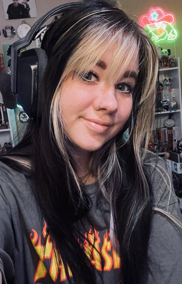 Starsinfinity's tweet image. YELLO TWOTTER!!! beating split fiction with my wifey today!! and then saving my damsel in distress, leon kennedy, later 🙂‍↕️
twitch.tv/starsinfinity1