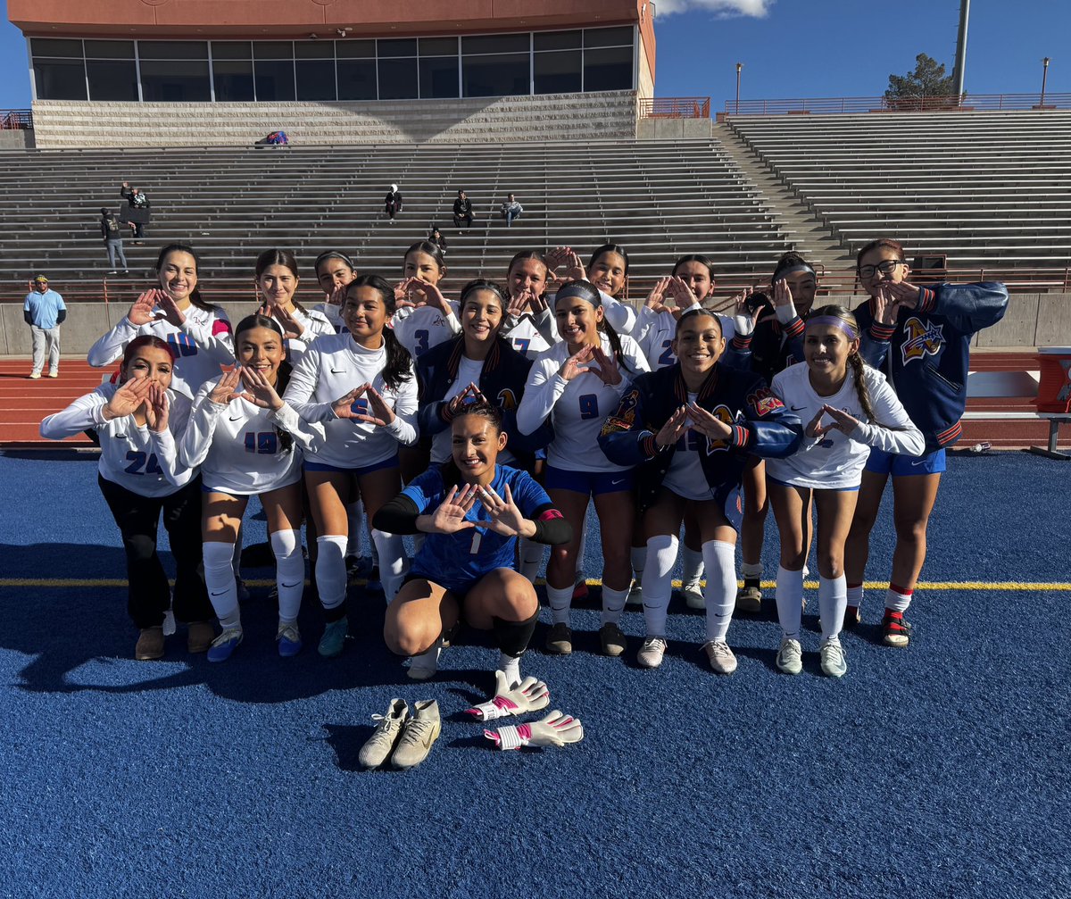 Girls_SoccerAHS's tweet photo. Day 2 of the Canutillo Varsity Showcase!
vs Horizon
8-0 
Alexia Flores ⚽️⚽️
Azeree Nuñez ⚽️
Nikki Carrillo ⚽️⚽️
Julissa Alvarado ⚽️
Audrey Gutierrez ⚽️
Zaryha Wheeler ⚽️
Mandy Granillo🧤
#1Team1Goal  #Believe 
@OTorres_AHS @VVicencio_CMS @Fchavezeptimes @Americas_HS @coach_rye_ https://t.co/iO7BH7N09e